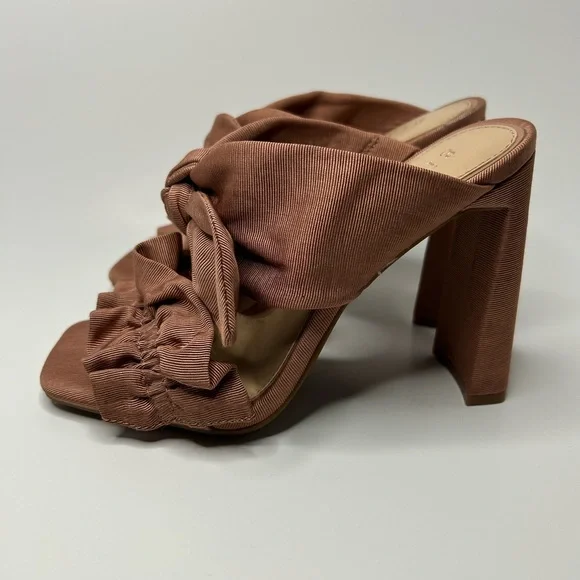 Gianni Bini Dusty Rose Open Toe Bow and Ruffle Slip On Heel Size 6.5 - Picture 9 of 12